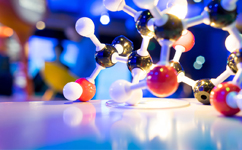 李克強：通過發(fā)展“互聯(lián)網(wǎng)+醫(yī)療”、醫(yī)聯(lián)體等 將優(yōu)質(zhì)醫(yī)療資源下沉